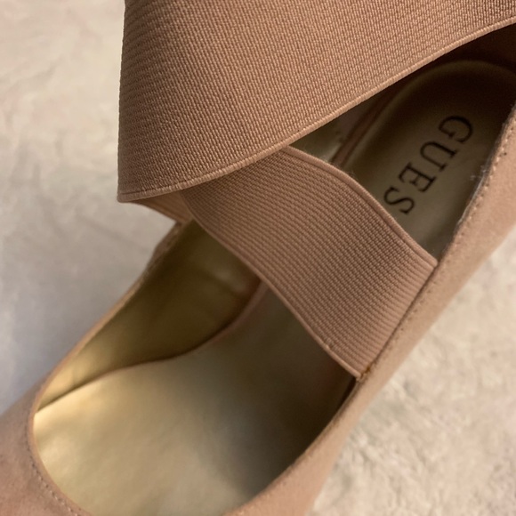Guess Soft pink suede crisscross pumps - Picture 3 of 3